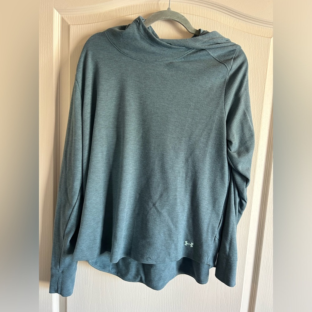 Light Under Armour Sweatshirt